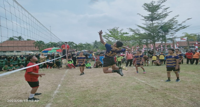 SMP NEGERI 1 PURWOJATI MENJUARAI PERLOMBAAN BOLA VOLY SMP/MTs TINGKAT KECAMATAN PURWOJATI